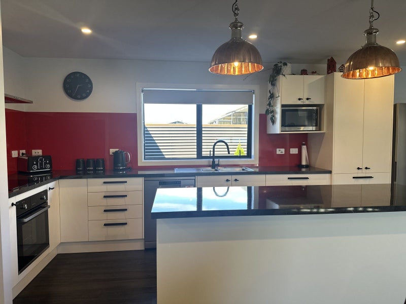 Multi-income property in central location64362687134723112