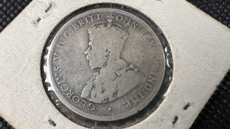 1914-L Australian One Florin Silver Coin - Harder Date - Lot E70 Carousel 2