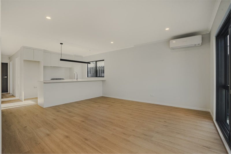Image 2 of 9