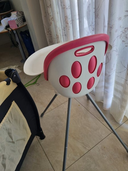 Phil&teds Pink Portable Highchair Carousel 1