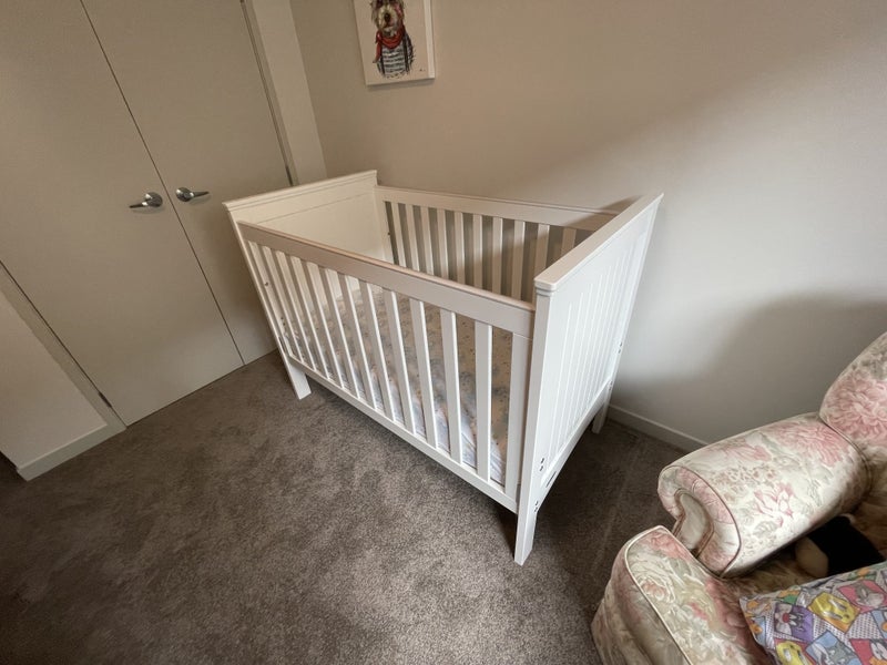 GROTIME LEGACY 4-IN-1 COT, WHITE Carousel 2