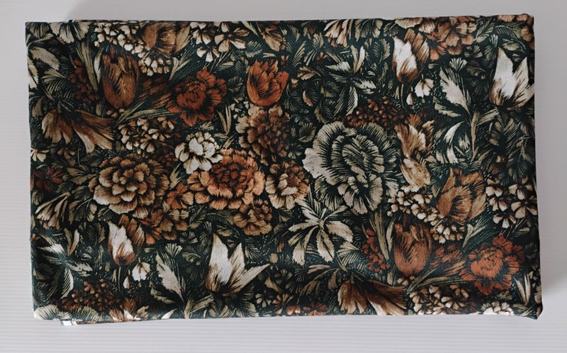 VINTAGE FLORAL PRINT KNIT FABRIC - UNUSED Carousel 6