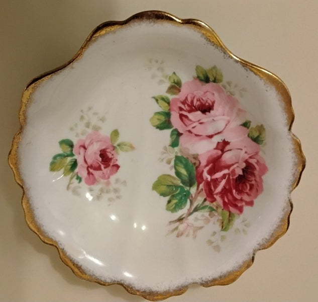 Royal Albert Beautiful American Beauty Shell Shaped Dish62864736397057119