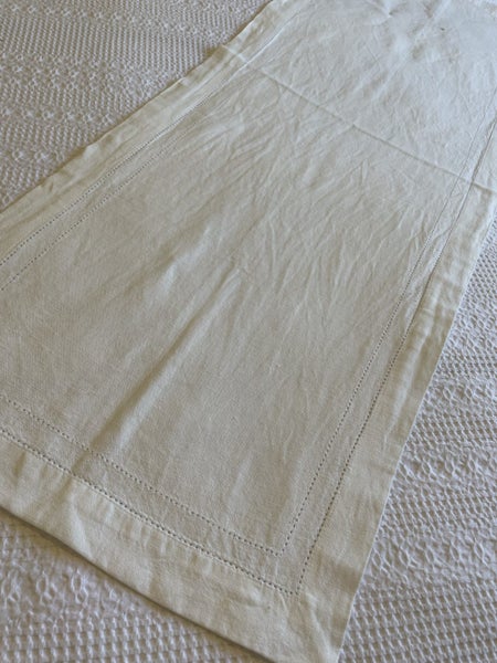 A lovely UNUSED white LINENS & More Runner Carousel 2