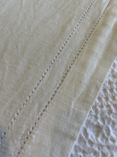 A lovely UNUSED white LINENS & More Runner Carousel 1