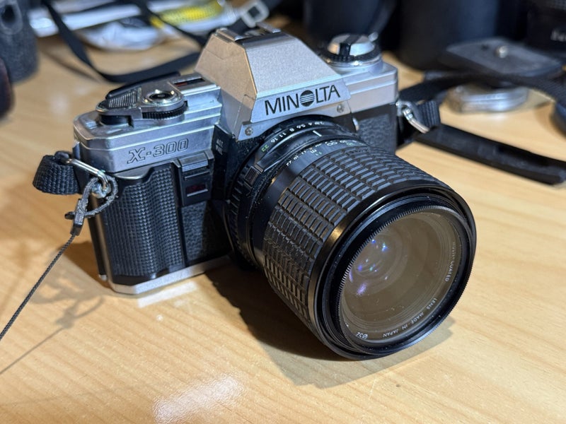 Minolta X300 35mm Camera Carousel 1