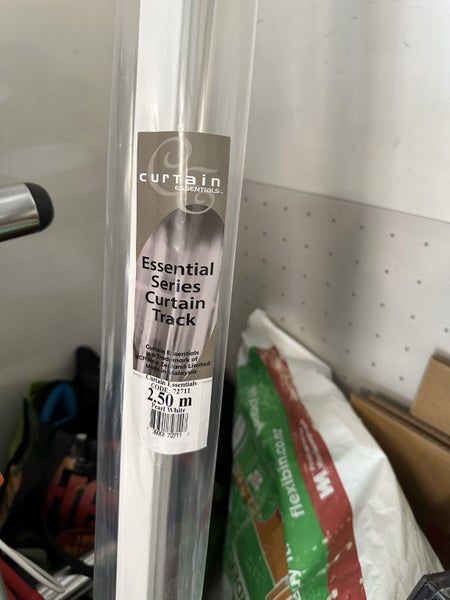 2.5m Curtain Track Carousel 1