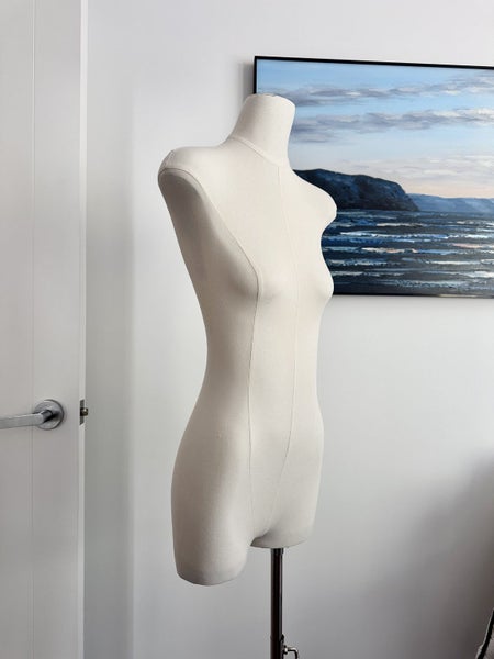 Mannequin female Carousel 2
