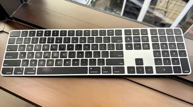 Mac Mini M2 with Keyboard in Black Carousel 3