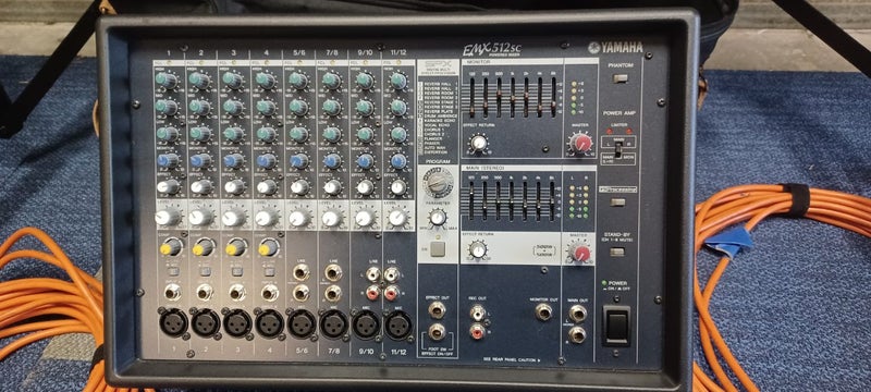 YAMAHA EMX512SC powered mixer + 2 x Yorkville YX15 300W speakers Carousel 1