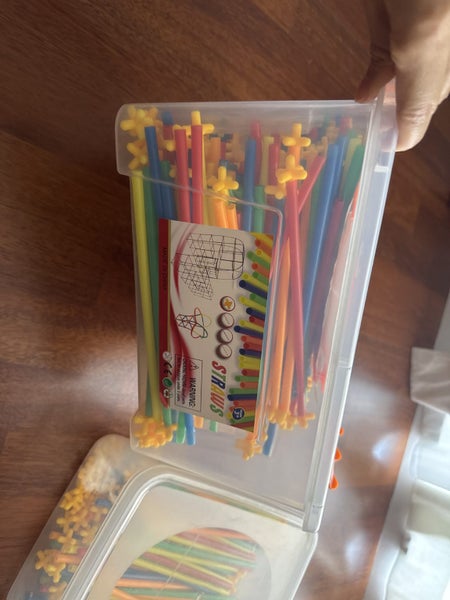 two large box of staw building toy 750+ pieces Carousel 5