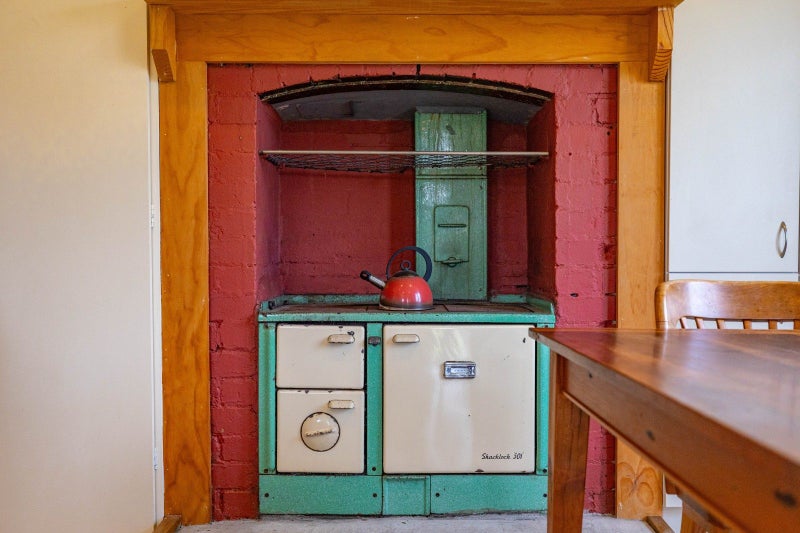 Image 2 of 28