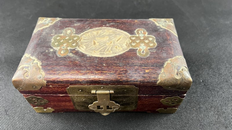 Old Asian Jewellery Casket / Box with White Jade? - Lot W86 Carousel 1