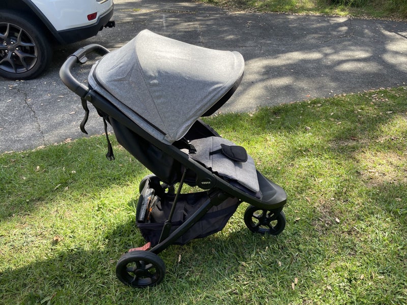 Thule Spring stroller, Black-Grey Melange with seat liner Carousel 1
