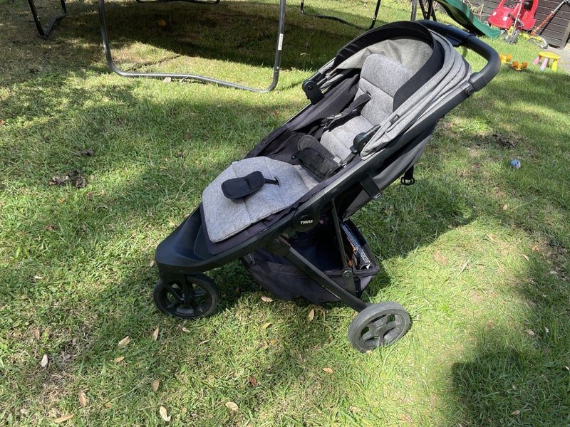 Thule Spring stroller, Black-Grey Melange with seat liner Carousel 2