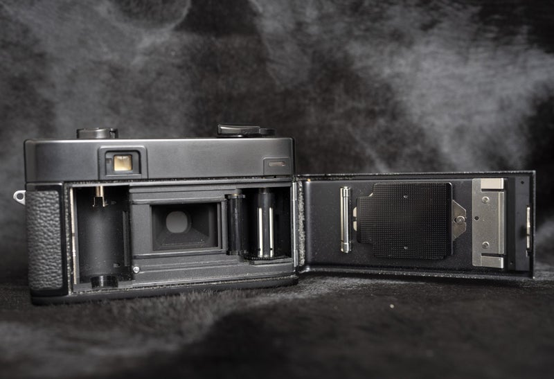 Minolta Hi-Matic AF 38mm f2.8 compact film camera Carousel 11
