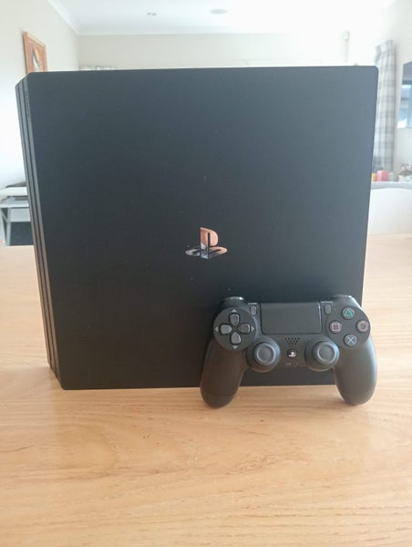 Playstation 4 Pro Carousel 1