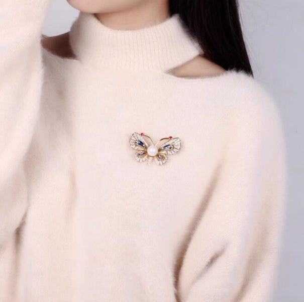 Vintage inspired Butterfly Brooch with artificial Pearl & Rhinestones Carousel 6