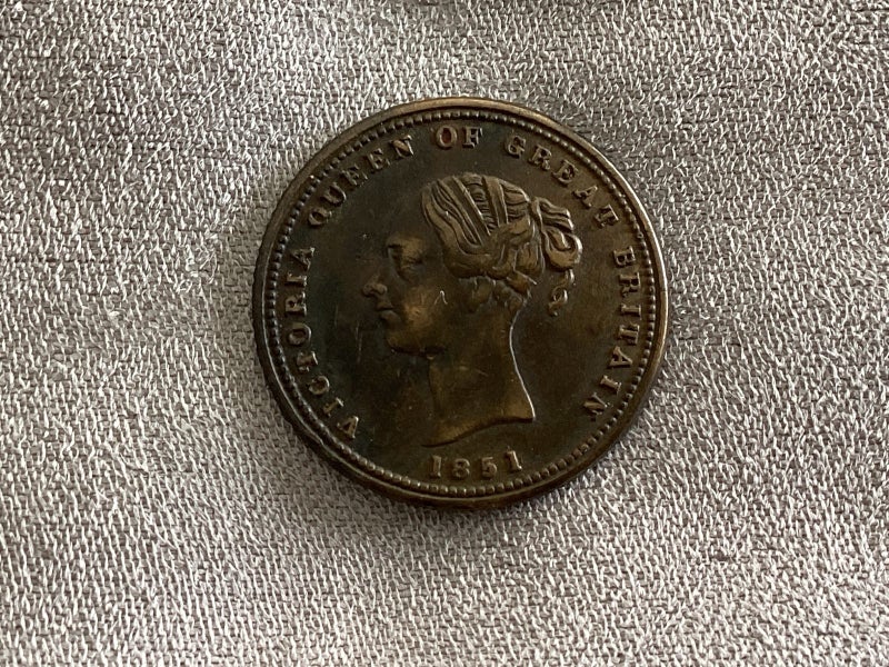 U.k Prince of wales model half sovereign 1851 token Carousel 2