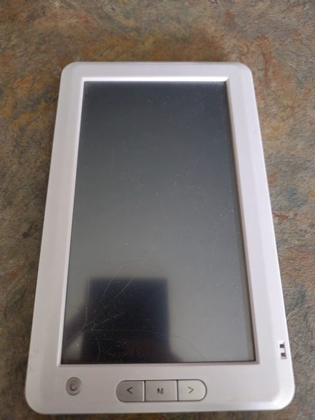 Broken E-Book Reader Carousel 1