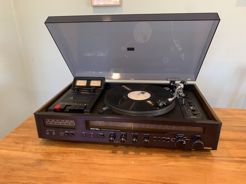 Incredibly Cool Rotel RM-5010 Turntable/Amp/Radio Combo - Simply Stunning! Carousel 2