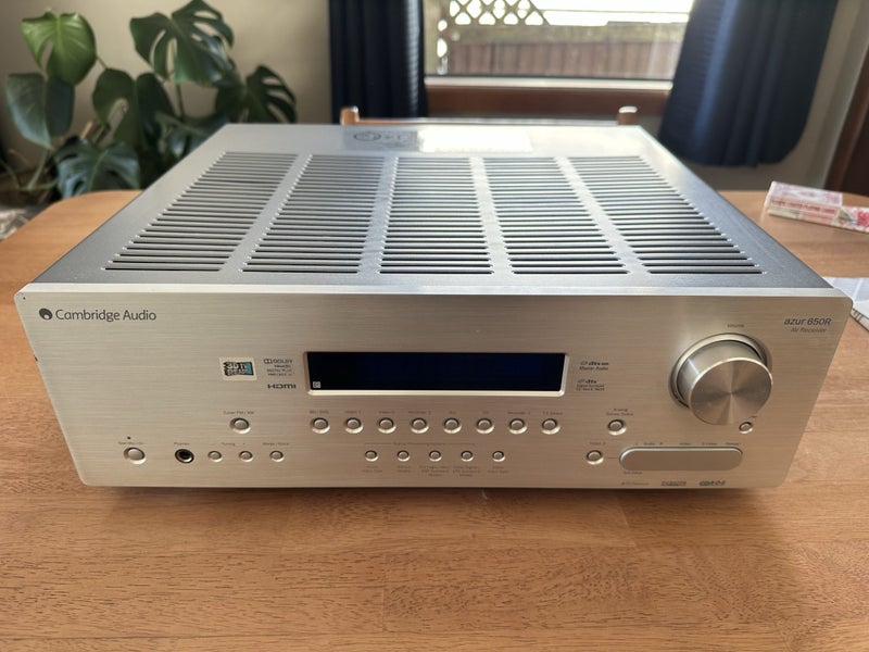 Cambridge Audio 650R Carousel 2