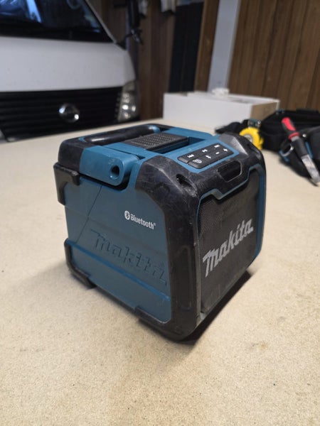 Makita Radio Carousel 1