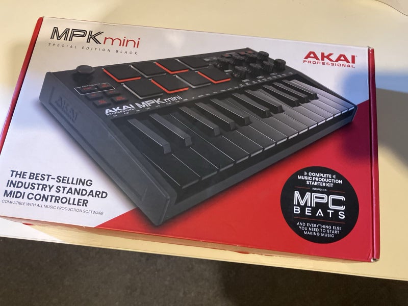 Akamai MPK mini Black Carousel 2