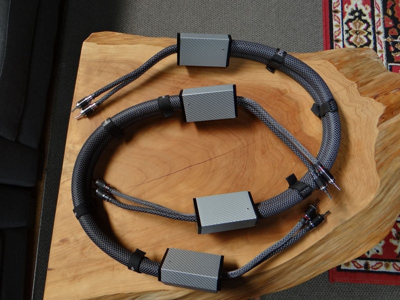 HiDiamond Reference Speaker 10 3.0 mtr cable Carousel 1
