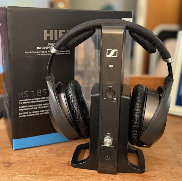 RS 185 Sennheiser Headphones Carousel 1