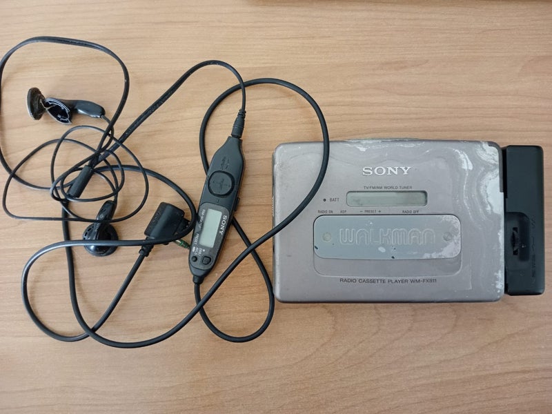 Sony walkman WM-FX811-Made in Japan Carousel 2