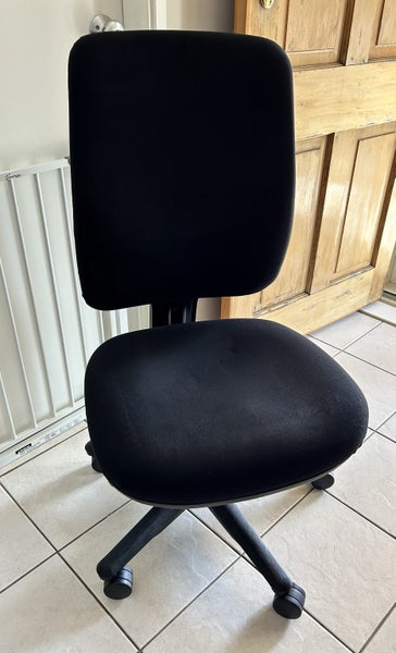 Buro Roma High Back 3-Lever Chair + Mat Carousel 1