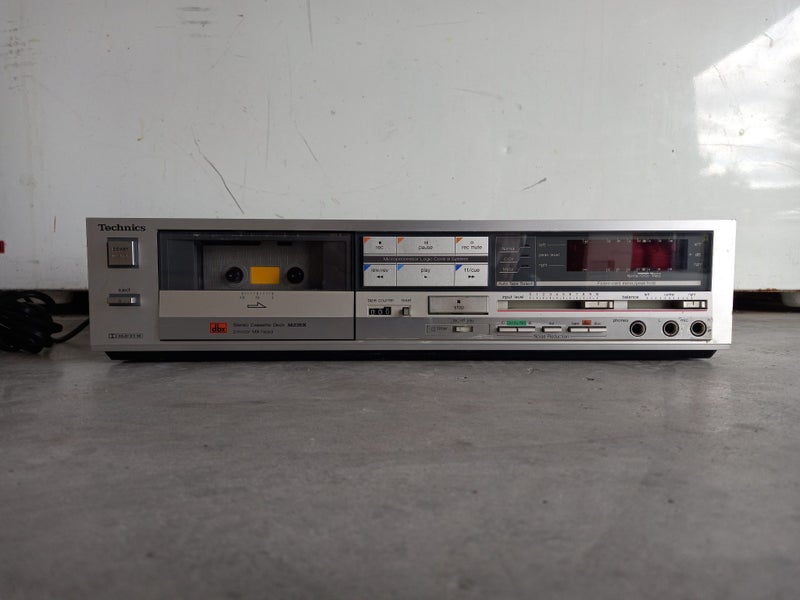 Technics M235x Cassette Deck Carousel 1