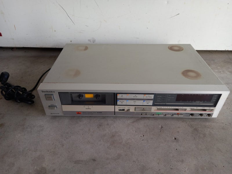 Technics M235x Cassette Deck Carousel 2