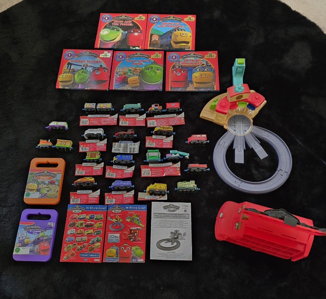 Chuggington Launch & Go Roundhouse, Wilson Carry Case,16+ Trains, 5 Books,2 DVDs Carousel 1
