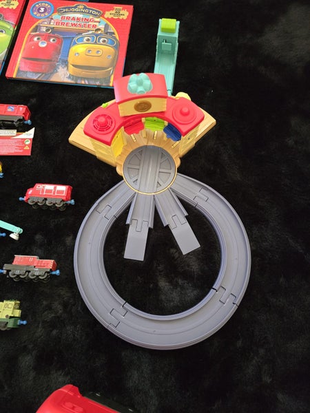 Chuggington Launch & Go Roundhouse, Wilson Carry Case,16+ Trains, 5 Books,2 DVDs Carousel 19