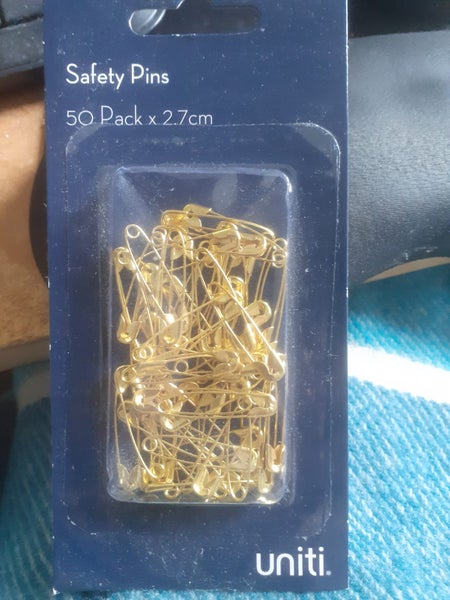 Safety pins Carousel 1