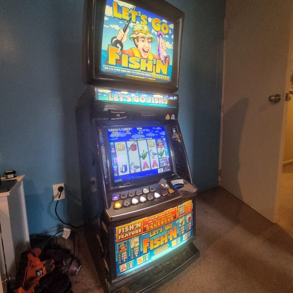 Let's go fishing pokie machine slot machine (new/old notes coins) Carousel 6