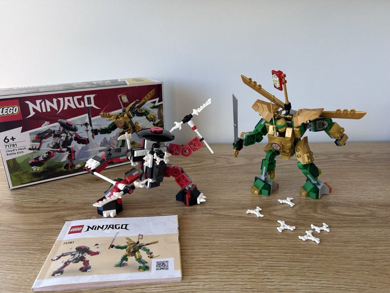 Lego Lloyd’s Mech Battle EVO 71781 Carousel 1