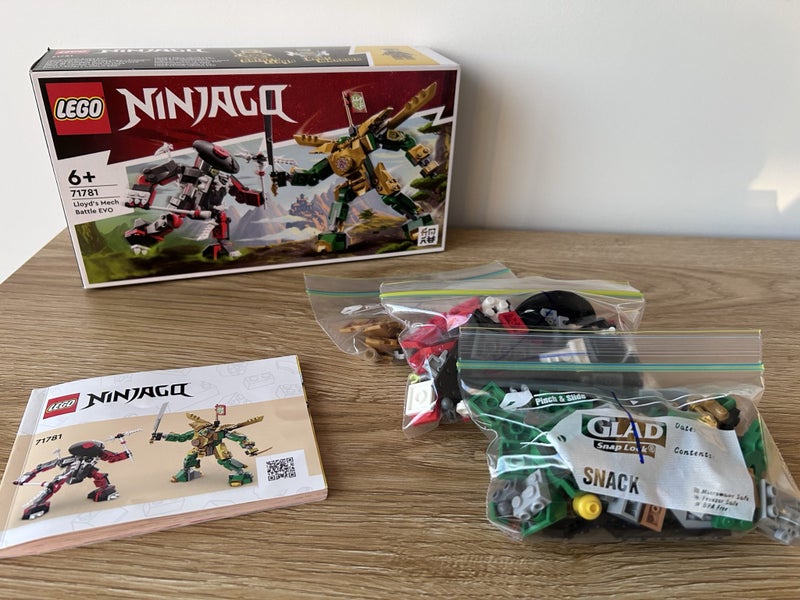 Lego Lloyd’s Mech Battle EVO 71781 Carousel 2