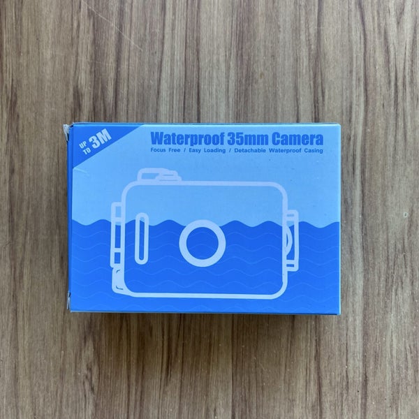Re-loadable & pre-loaded underwater 35mm camera Carousel 2