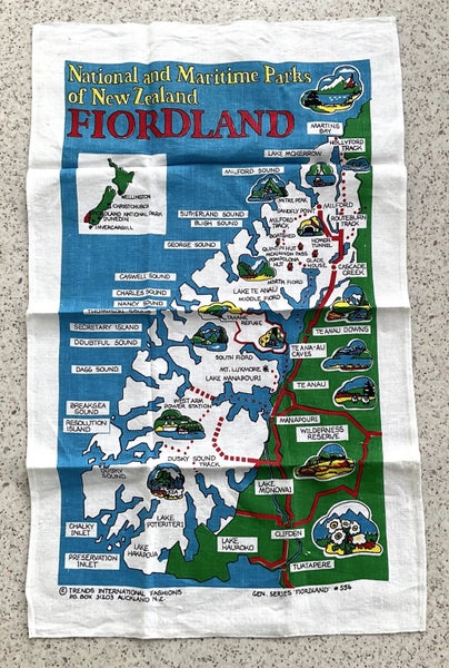 ** RETRO TEA TOWEL ** FIORDLAND NATIONAL PARK ** Carousel 3