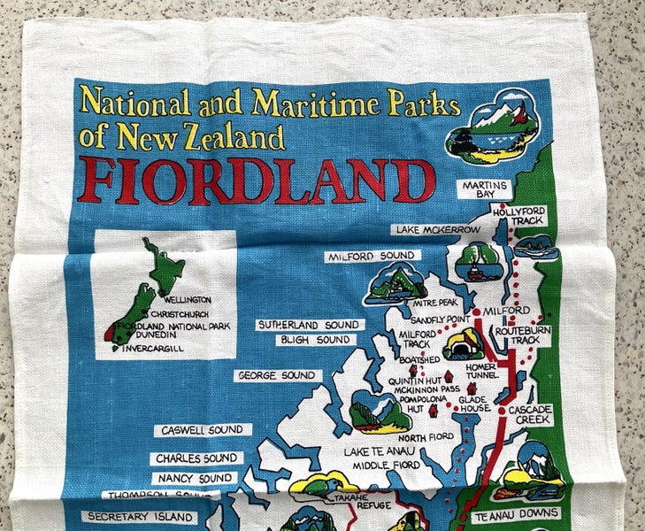 ** RETRO TEA TOWEL ** FIORDLAND NATIONAL PARK ** Carousel 1