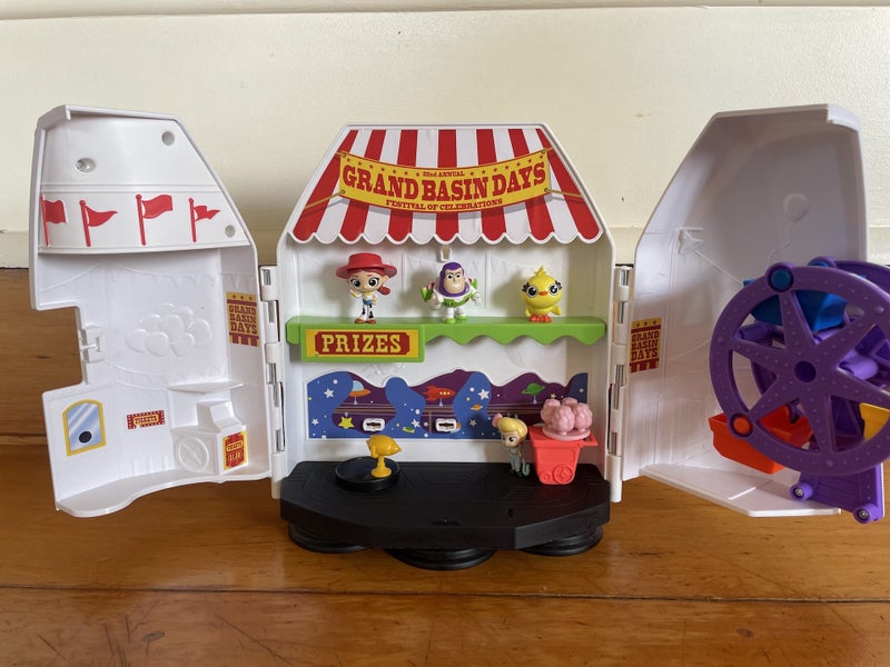 Toy Story Minis Buzz Lightyear's Star Adventurer Playset Carousel 1