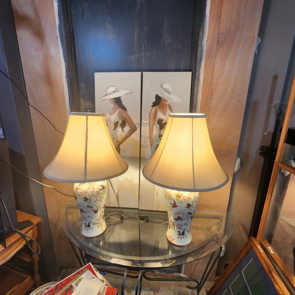 2 beautiful lamps Carousel 1
