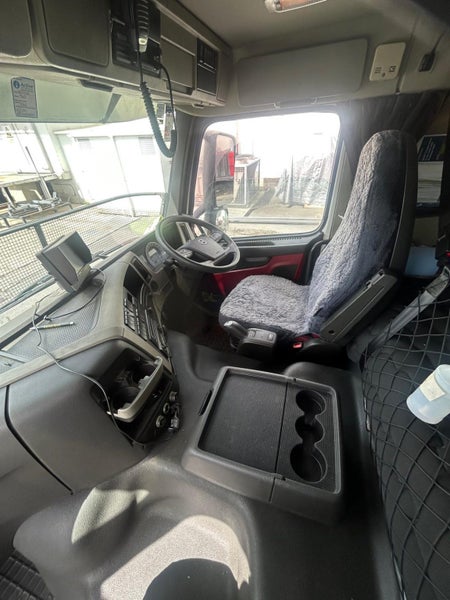 2017 Volvo FM Low KMS / Freezer / Side Doors62867854364419114