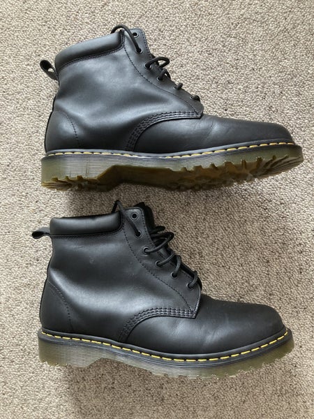 Dr Martens men’s boot Carousel 1