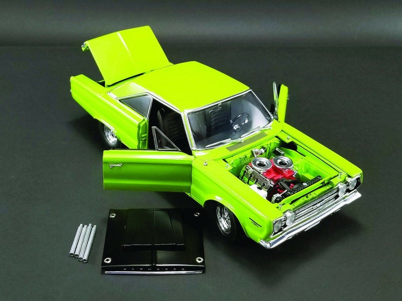 1/18 ACME 1967 Plymouth GTX (Limelight Green) Carousel 1