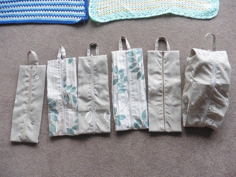 Shoe bag carrier - or fits wine bottle to carry it... auction is for one Carousel 1