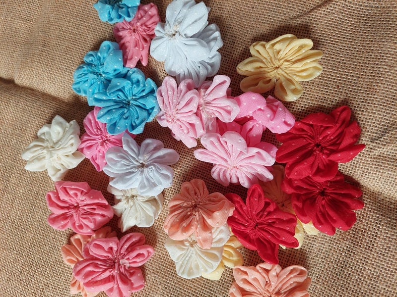 Bulk fabric flowers Carousel 1